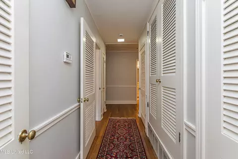 Entry Way - 4466 E Ridge Dr, Jackson, MS 39211 photo 4 of 5