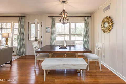 Dining - 4466 E Ridge Dr, Jackson, MS 39211 photo 5 of 5