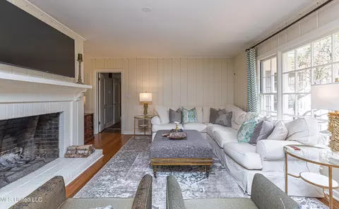 Living - 4466 E Ridge Dr, Jackson, MS 39211 photo 6 of 7