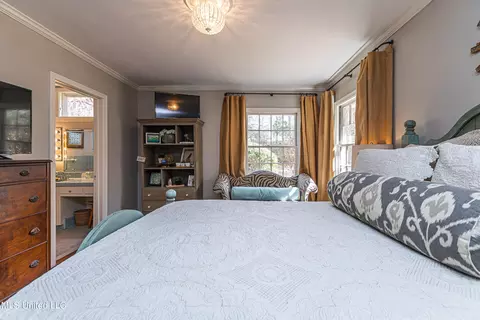 Bedroom - 4466 E Ridge Dr, Jackson, MS 39211 photo 6 of 10