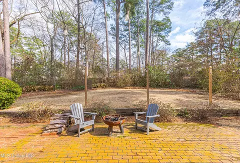Exterior - 4466 E Ridge Dr, Jackson, MS 39211 photo 2 of 9