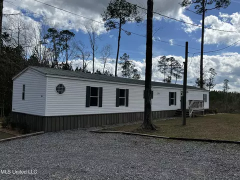 40 Maple Ave, Mchenry, MS 39561