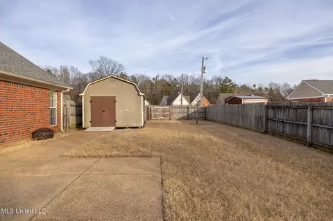 Exterior - 6171 E Sandbourne, Olive Branch, MS 38654 photo 2 of 8