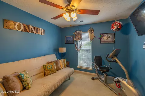 Bedroom - 6171 E Sandbourne, Olive Branch, MS 38654 photo 3 of 6