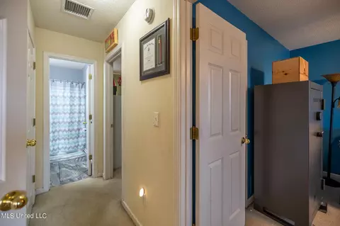 Entry Way - 6171 E Sandbourne, Olive Branch, MS 38654 photo 2 of 2