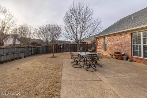 Exterior - 6171 E Sandbourne, Olive Branch, MS 38654 photo 3 of 8