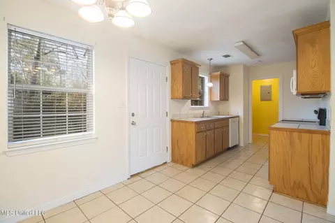 Kitchen - 178 John Willis Rd, Wiggins, MS 39577 photo 2 of 3