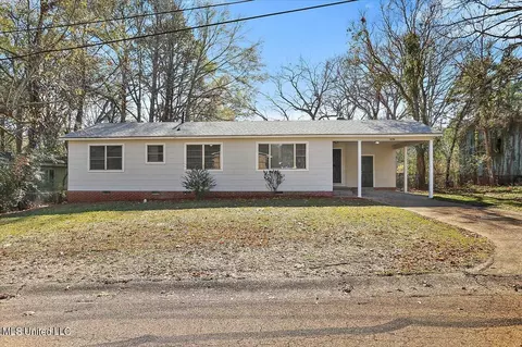 1643 Maria Dr, Jackson, MS 39204