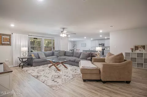 Living - 1032 Enclave Cir, Long Beach, MS 39560 photo 2 of 3