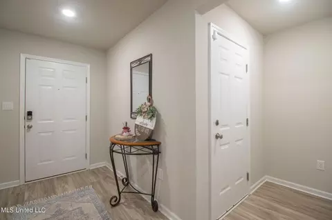 Entry Way - 1032 Enclave Cir, Long Beach, MS 39560 photo 1 of 1