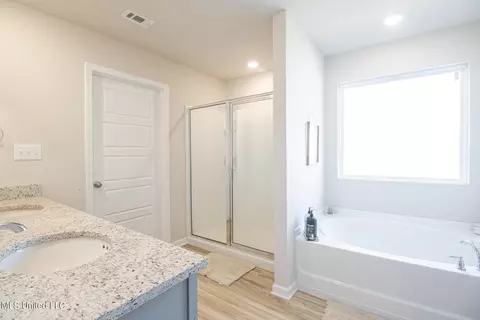 Bath - 1032 Enclave Cir, Long Beach, MS 39560 photo 1 of 3