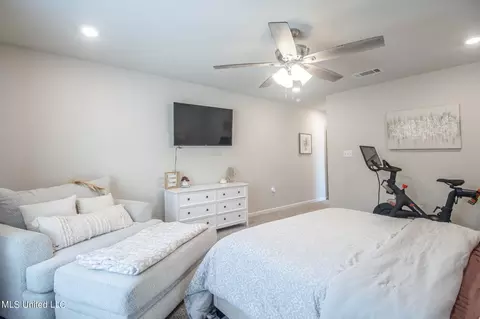 Bedroom - 1032 Enclave Cir, Long Beach, MS 39560 photo 2 of 7