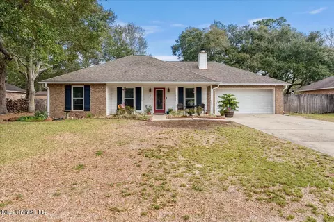 7008 Oakhurst Dr, Ocean Springs, MS 39564