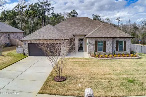 9328 Natures Trl, Biloxi, MS 39532