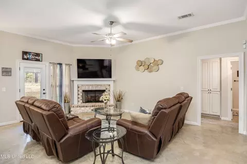 Living - 148 Cedar Green Dr, Canton, MS 39046 photo 2 of 3
