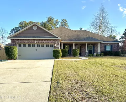 1019 Cardinal Cv, Ocean Springs, MS 39564