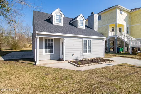 6828 Tunica Rd, Biloxi, MS 39532