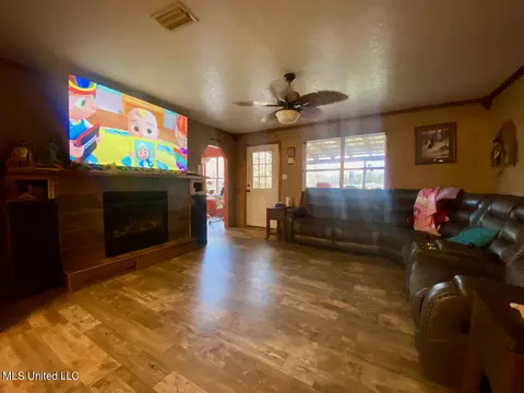 Living - 138 Jessie Smith Rd, Lucedale, MS 39452 photo 1 of 1