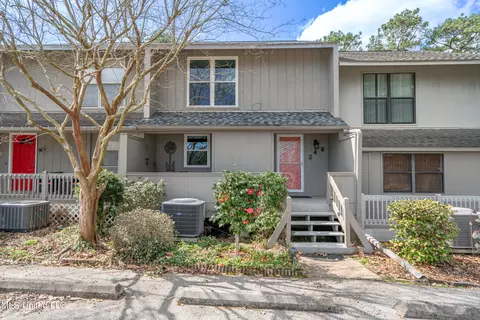 246 Highpoint Dr, Diamondhead, MS 39525