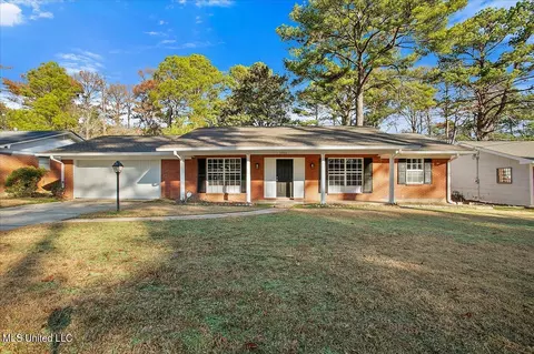 1956 Bienville Dr, Jackson, MS 39212