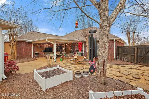 Exterior - 207 Pecan Cir, Brandon, MS 39042 photo 7 of 11