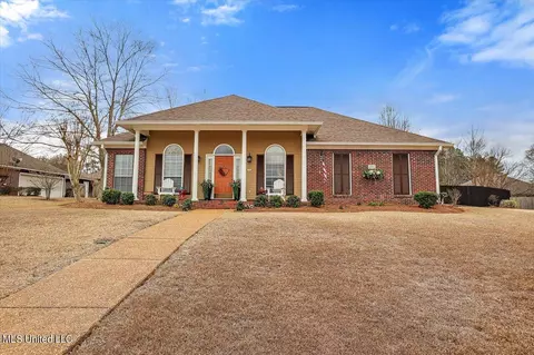 207 Pecan Cir, Brandon, MS 39042