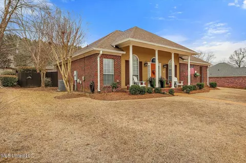 Exterior - 207 Pecan Cir, Brandon, MS 39042 photo 3 of 11
