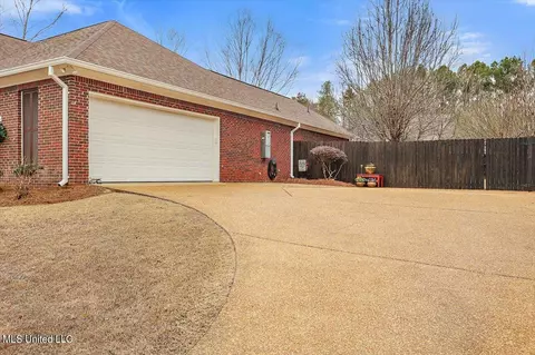 Exterior - 207 Pecan Cir, Brandon, MS 39042 photo 5 of 11