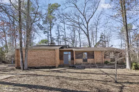 47 Westridge Dr, Brandon, MS 39047