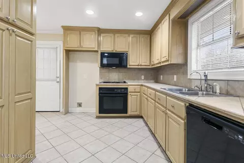 Kitchen - 1609 Lockwood Ave, Jackson, MS 39211 photo 2 of 2