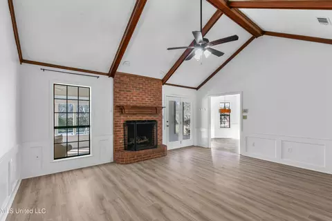 Living - 122 Sumac Dr, Madison, MS 39110 photo 2 of 2