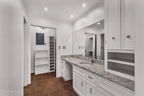 Bath - 122 Sumac Dr, Madison, MS 39110 photo 2 of 4