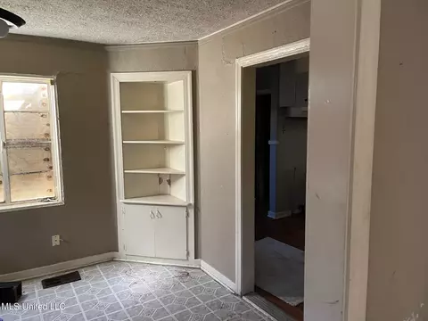 775 Launcelot Rd, Jackson, MS 39206 photo 2