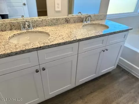 Bath - 1055 Enclave Cir, Long Beach, MS 39560 photo 3 of 6