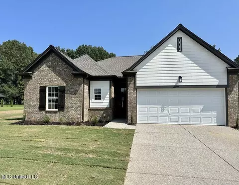 5910 Tucker Landing Dr, Horn Lake, MS 38637