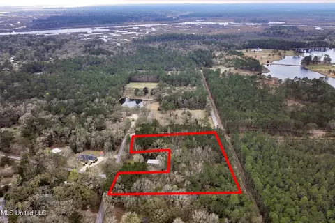 000 Johns Bayou Cir, Vancleave, MS 39565