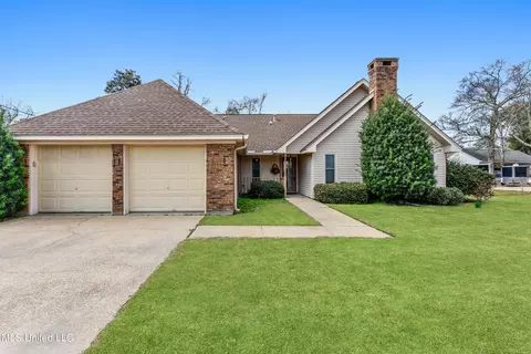 619 Sarazen Dr, Gulfport, MS 39507
