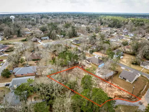 972 Kunia Ct, Diamondhead, MS 39525 photo 3