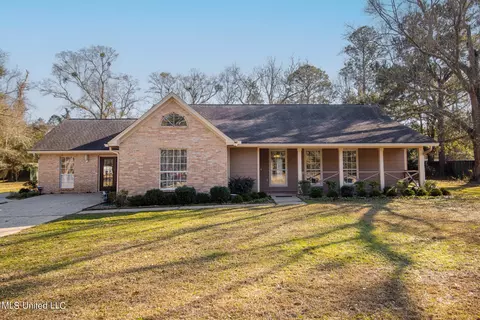 13613 Goffville Rd, Ocean Springs, MS 39564