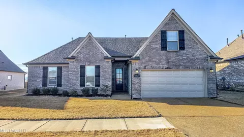 10521 S Camilla Cir, Lake Cormorant, MS 38641