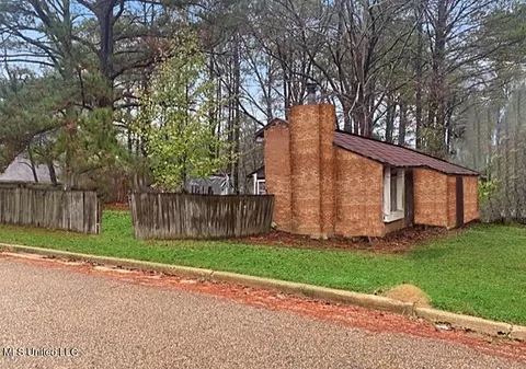 613 Briarcliff Cir, Jackson, MS 39212 photo 8