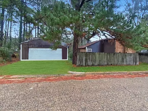 613 Briarcliff Cir, Jackson, MS 39212 photo 9