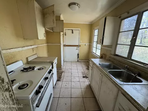 121 Cedar Ln, Jackson, MS 39212 photo 5
