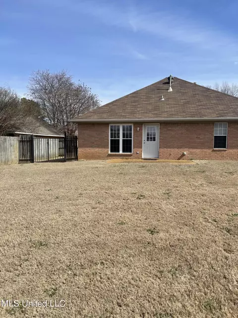 Exterior - 393 Northwood Hills Dr, Hernando, MS 38632 photo 3 of 5