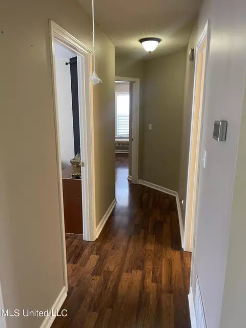 Entry Way - 393 Northwood Hills Dr, Hernando, MS 38632 photo 1 of 2