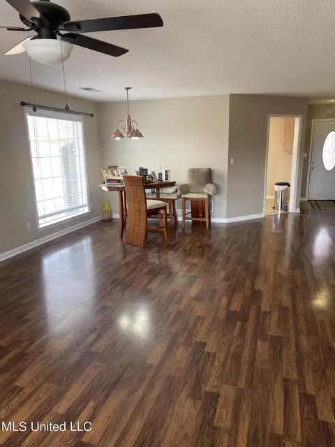 Dining - 393 Northwood Hills Dr, Hernando, MS 38632 photo 2 of 3