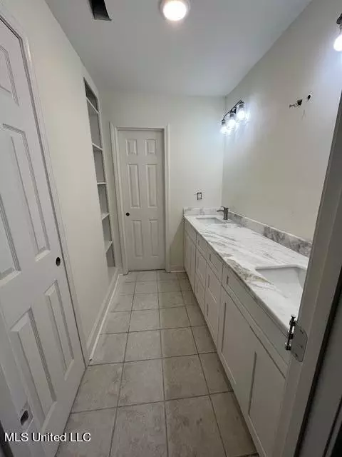 Bath - 1309 Carroll Dr, Terry, MS 39170 photo 2 of 2