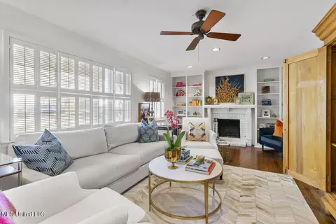 Living - 4137 Comanche Dr, Jackson, MS 39211 photo 3 of 4