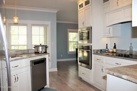 Kitchen - 215 Mill Creek Ln, Lucedale, MS 39452 photo 4 of 5