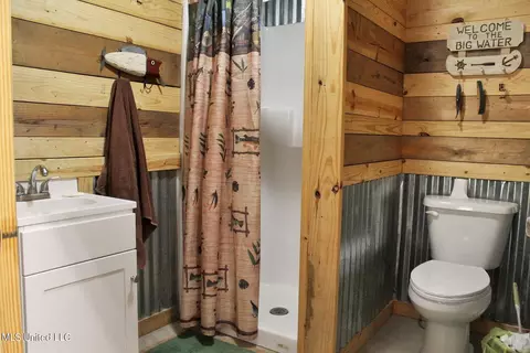 Bath - 215 Mill Creek Ln, Lucedale, MS 39452 photo 5 of 5
